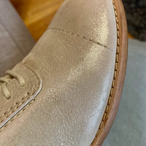 GAP Silver Cream Leather Oxford Shoes - Picture 2 of 3
